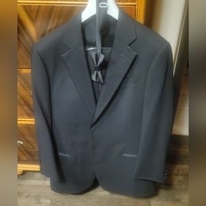 Armani collezioni Tux Suit 40RUS or 50Eur black EUC